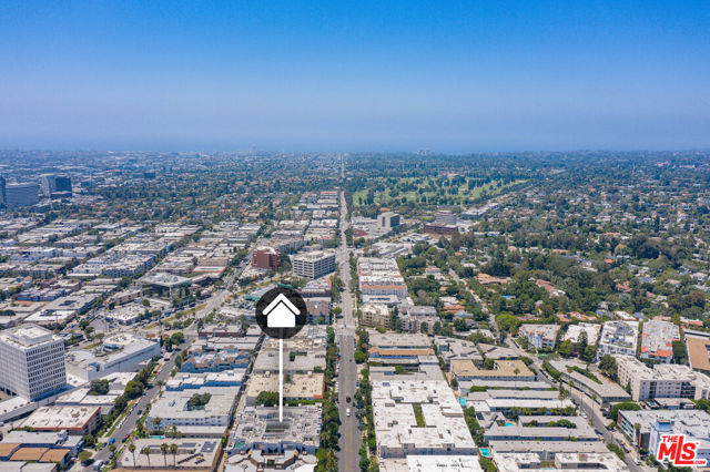 11636 Montana Avenue, Los Angeles CA: https://media.crmls.org/mediaz/b848c832-63de-4f87-b2be-83b23c127177.jpg