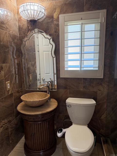 Detail Gallery Image 7 of 12 For 12128 via Antigua, El Cajon,  CA 92019 - 4 Beds | 3 Baths