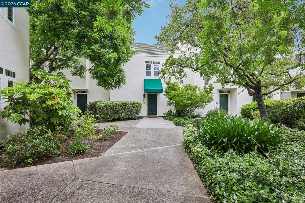 47 Mozden Ln