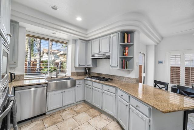 Detail Gallery Image 18 of 50 For 2538 Sea Scape, Escondido,  CA 92026 - 4 Beds | 2/1 Baths