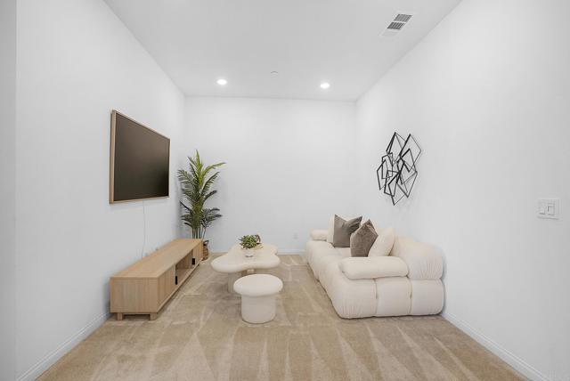 Detail Gallery Image 19 of 39 For 2040 Bluestone Cir, Chula Vista,  CA 91913 - 3 Beds | 2/1 Baths