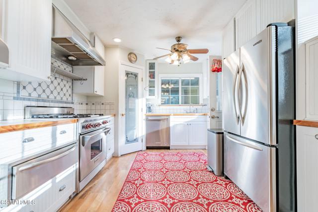 1642 Cayton Avenue, Simi Valley CA: https://media.crmls.org/mediaz/b84af2a0-ab1c-4847-8a8a-43ae0d2345f4.jpg