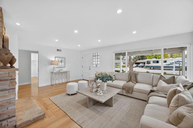 866 Stonehurst Way, Campbell CA: https://media.crmls.org/mediaz/b84b4efc-3406-4a29-af24-629e92755108.jpg