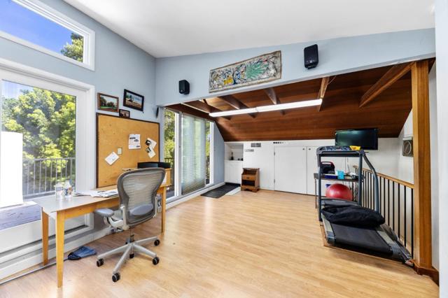 680 Fairway Circle, Hillsborough CA: https://media.crmls.org/mediaz/b84b96eb-4d47-495d-9249-e500141f5ebb.jpg