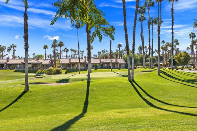 76431 Violet Circle, Palm Desert CA: https://media.crmls.org/mediaz/b84bb31a-26c9-4a68-b5a4-a4578e9d0c81.jpg
