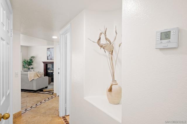 1669 Lisbon Pl, Escondido CA: https://media.crmls.org/mediaz/b84bfd30-9d5f-4fee-9b8b-4ad8f999d0ea.jpg