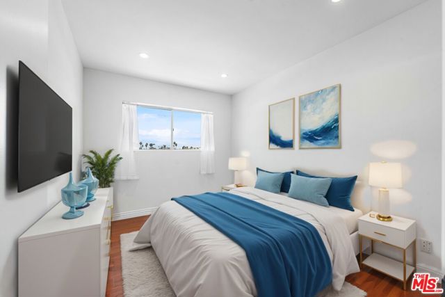 5229 Balboa Boulevard, Encino CA: https://media.crmls.org/mediaz/b84c0739-e7c3-4c6f-94df-9b270c326290.jpg