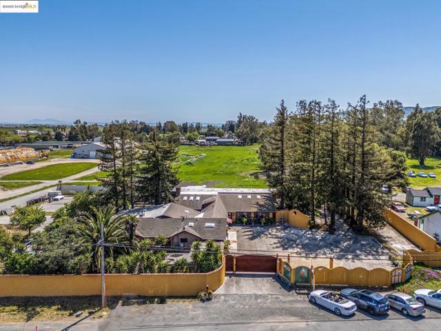 75 Fremont Dr., Sonoma CA: https://media.crmls.org/mediaz/b84c85de-1f73-444e-9f69-c469079bf9a5.jpg
