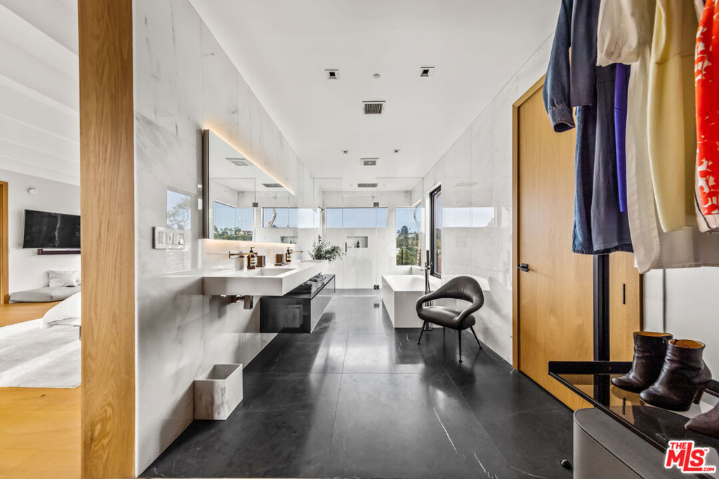 MLS #25495045 image #31