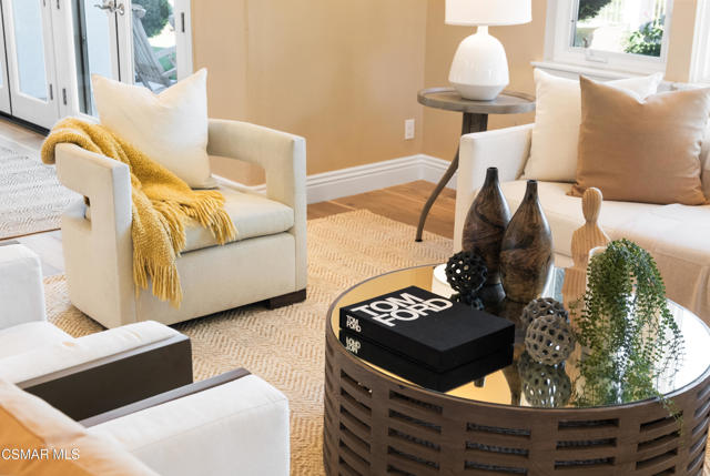 1074 Deseo Avenue, Camarillo CA: https://media.crmls.org/mediaz/b84cb108-39df-4e7d-b44b-5f4c996c88c6.jpg