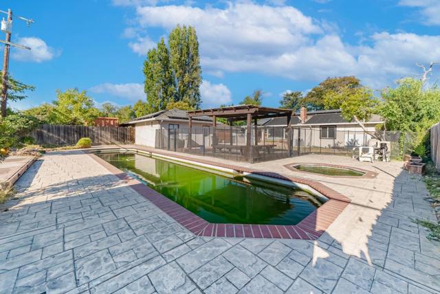 701 S Clover Avenue, San Jose CA: https://media.crmls.org/mediaz/b84ccd35-a605-4369-87d7-b583d46e5f6a.jpg