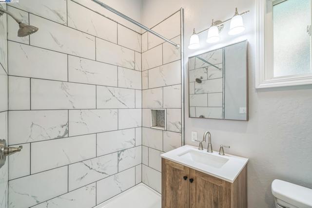 18698 Cull Canyon Rd, Castro Valley CA: https://media.crmls.org/mediaz/b84d2f75-c068-4a04-b9e5-41dc111b5dc0.jpg