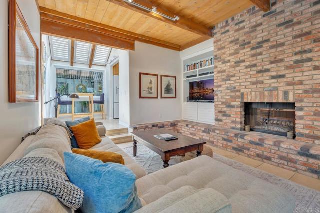 Detail Gallery Image 13 of 33 For 406 N Acacia Ave, Solana Beach,  CA 92075 - 3 Beds | 2 Baths