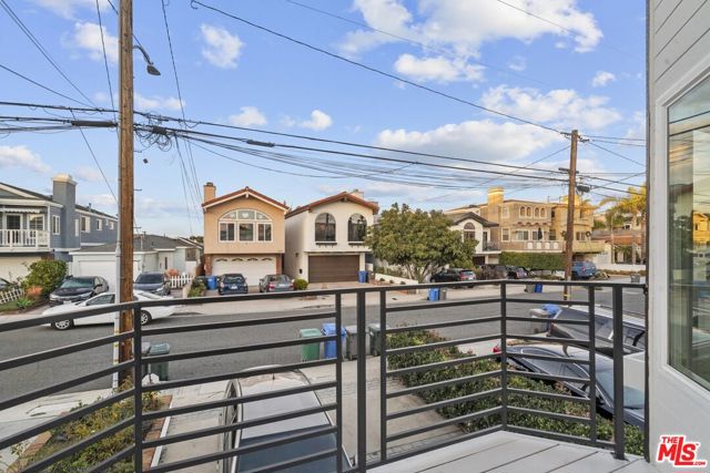 1622 CARLSON Lane, Redondo Beach, California 90278, 3 Bedrooms Bedrooms, ,3 BathroomsBathrooms,Residential,Sold,CARLSON,21114451