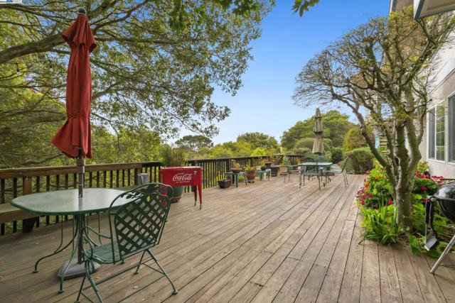3565 Star Ridge Rd, Hayward CA: https://media.crmls.org/mediaz/b84deb8e-d376-4111-86a6-e4590fa6dcd5.jpg