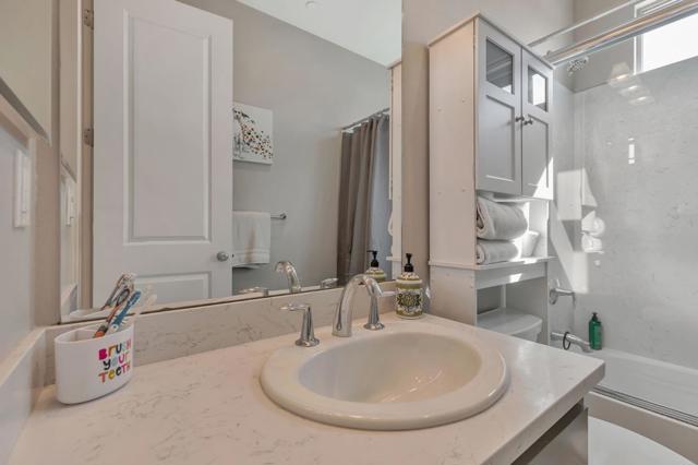 1667 Santana Ranch Drive, Hollister CA: https://media.crmls.org/mediaz/b84df20b-58a4-4bae-845e-e3e65bc4ebd9.jpg