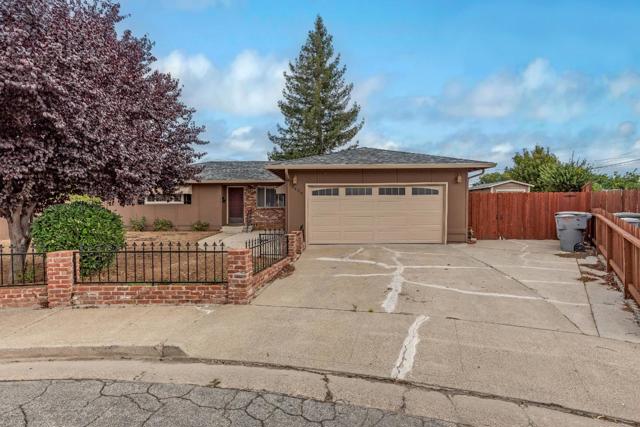 8420 David Court, Gilroy CA: https://media.crmls.org/mediaz/b84e0d59-7f93-49c0-a4d2-bf3dbb05174d.jpg