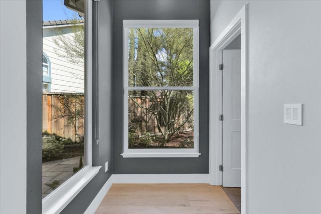 Image 43 of 89 For 1526 New Bedford Court