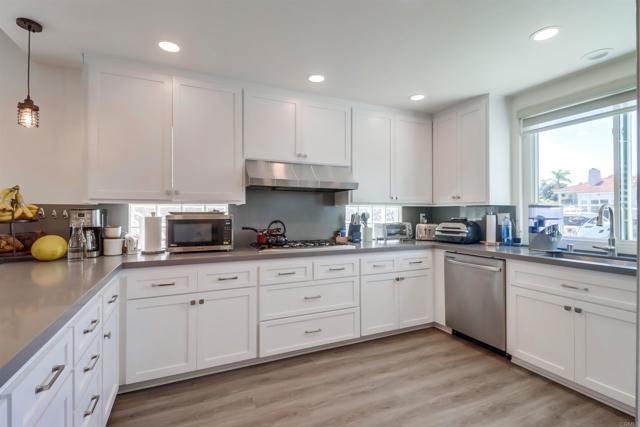 Image 10 of 23 For 46 Spinnaker Way