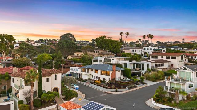 3301 Trumbull St, San Diego CA: https://media.crmls.org/mediaz/b84ef67e-bfbf-4edb-9857-cb4e4c672ea0.jpg