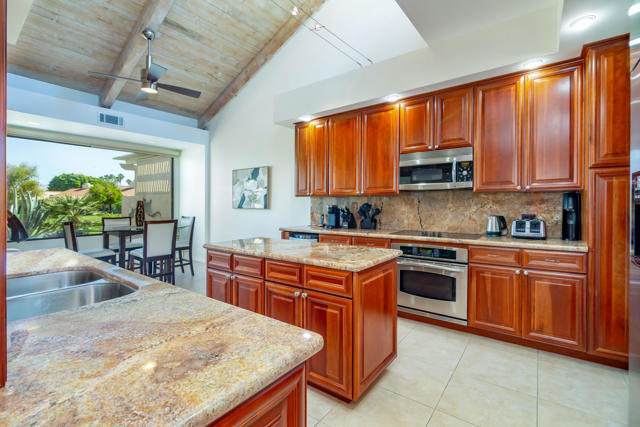 628 Hospitality Drive, Rancho Mirage CA: https://media.crmls.org/mediaz/b84f27b8-693c-41d7-aa16-6b8ddd1e3d0f.jpg