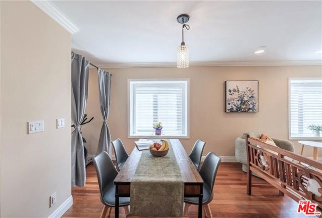 1202 Tennyson Street, Manhattan Beach CA: https://media.crmls.org/mediaz/b8501c58-c535-47e3-9b71-2c0696fd5c07.jpg