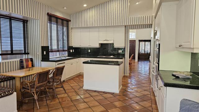 Detail Gallery Image 6 of 24 For 5365 Caminito Exquisito, San Diego,  CA 92130 - 4 Beds | 3 Baths