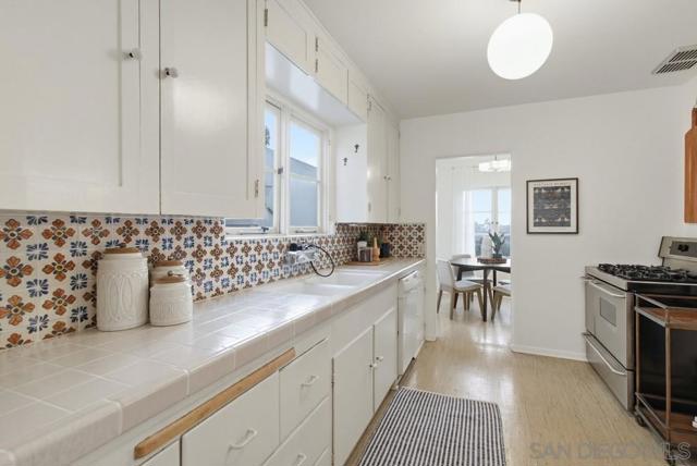 2854 Albatross Street, San Diego CA: https://media.crmls.org/mediaz/b8507f5e-ecd1-4f03-b319-c5fa3c43f812.jpg