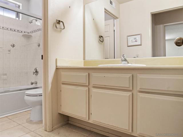 13810 Riverhead Ct, San Diego CA: https://media.crmls.org/mediaz/b85129ba-fbf4-433a-b2e0-70b61d84d437.jpg
