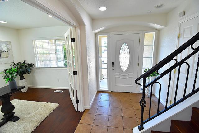 33332 Depot Rd, Union City CA: https://media.crmls.org/mediaz/b85170de-b079-4479-a627-e903f35a08bc.jpg
