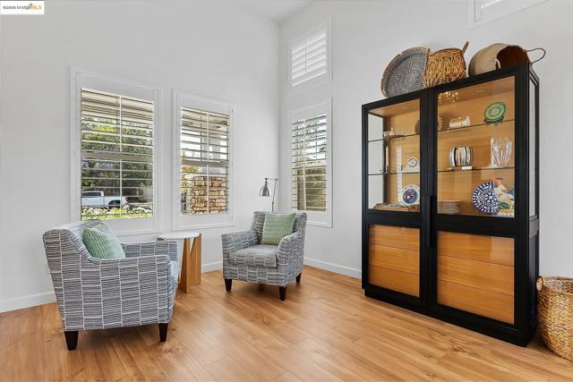 917 Sawyer Way, Brentwood CA: https://media.crmls.org/mediaz/b8518fc2-56b9-4a10-8d43-de891f4299b9.jpg
