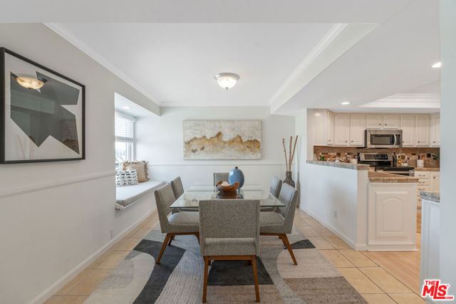 4350 Via Dolce, Marina del Rey CA: https://media.crmls.org/mediaz/b85440df-0b81-4416-b926-abef522c03e6.jpg