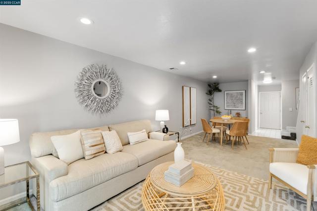 3905 Clayton Rd, Concord CA: https://media.crmls.org/mediaz/b854af73-3245-4a7c-8753-7a8ea1de93ee.jpg