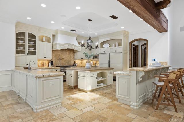 5015 Rancho Quinta Bend, San Diego CA: https://media.crmls.org/mediaz/b855021a-2015-4601-8462-8b44dff17a3b.jpg