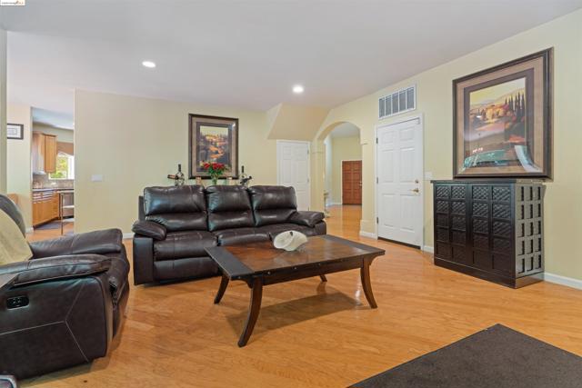 Image 7 of 51 For 628 Stanley Ln