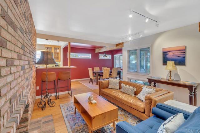 Detail Gallery Image 5 of 33 For 406 N Acacia Ave, Solana Beach,  CA 92075 - 3 Beds | 2 Baths