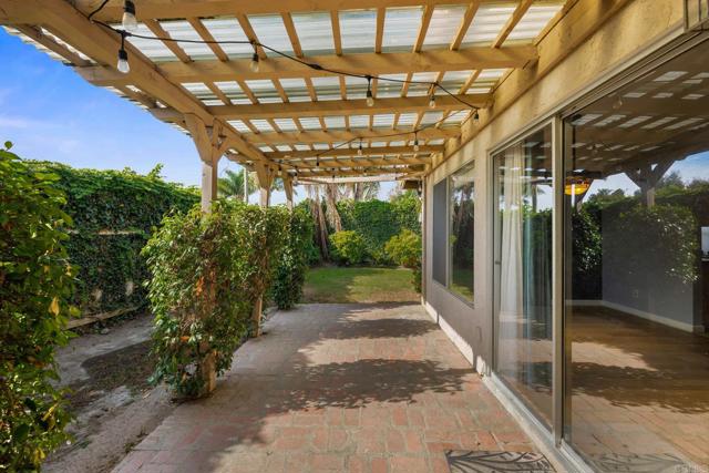 Detail Gallery Image 3 of 36 For 4843 Sumac Pl, Oceanside,  CA 92057 - 3 Beds | 2 Baths