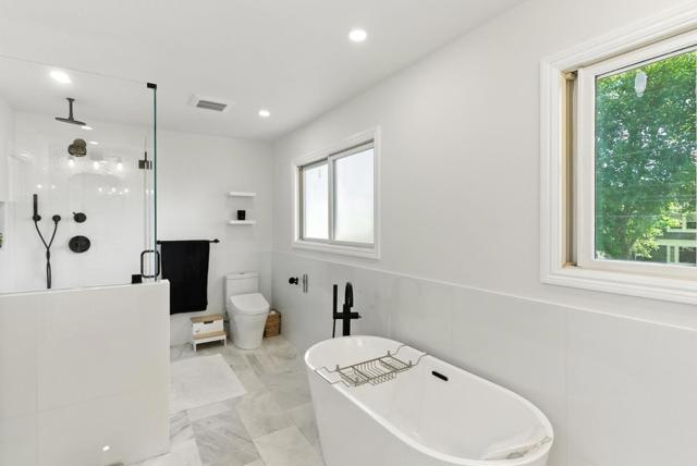 1427 Paloma Avenue, Burlingame CA: https://media.crmls.org/mediaz/b855b263-4d9c-481c-a4a3-ba3f6b7ba467.jpg