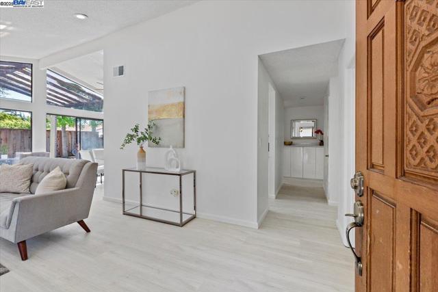 32948 Soquel St, Union City CA: https://media.crmls.org/mediaz/b855c923-25d4-421a-999e-291286fb1b1d.jpg