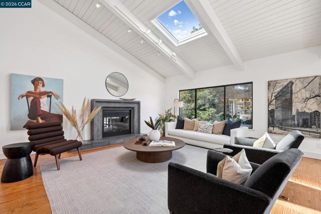 Image 10 of 49 For 1227 Alvarado Road