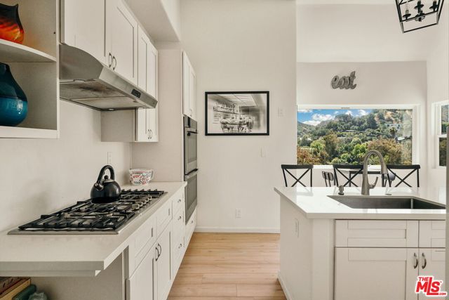 3646 Potosi Avenue, Studio City CA: https://media.crmls.org/mediaz/b8573925-4daa-4c79-bb3a-42b486cf3a60.jpg