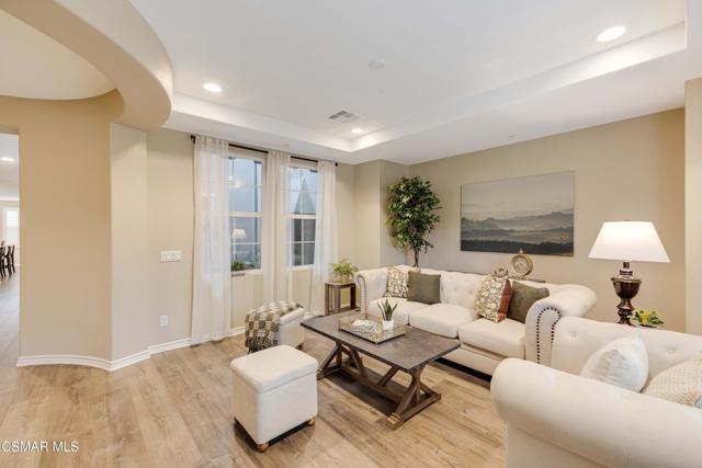 13170 Bent Grass Place, Moorpark CA: https://media.crmls.org/mediaz/b8585df3-738a-445a-8e0a-229bd05a814b.jpg