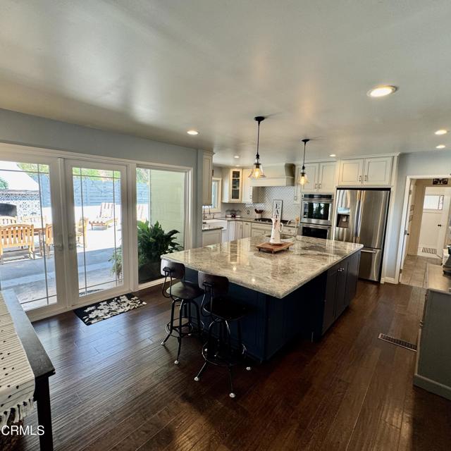 Detail Gallery Image 6 of 54 For 2013 El Vista Ct, Glendale,  CA 91208 - 3 Beds | 3 Baths