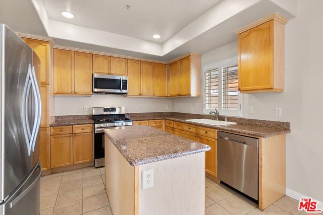 15804 Crest Lane, Gardena CA: https://media.crmls.org/mediaz/b858f6e6-0dab-453c-977c-8b4e2bdb883e.jpg