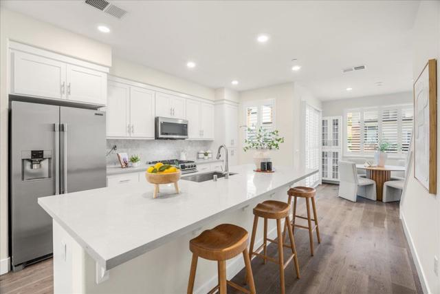 29333 Hub Court, Hayward CA: https://media.crmls.org/mediaz/b859119c-8287-48a4-b180-84d3b825ceba.jpg