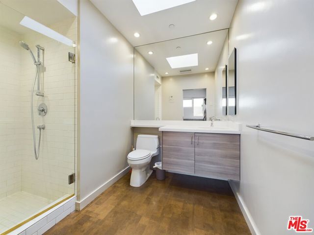 3130 Hutchison Avenue, Los Angeles CA: https://media.crmls.org/mediaz/b85a2399-650b-4dcd-8d1f-b7809285481b.jpg