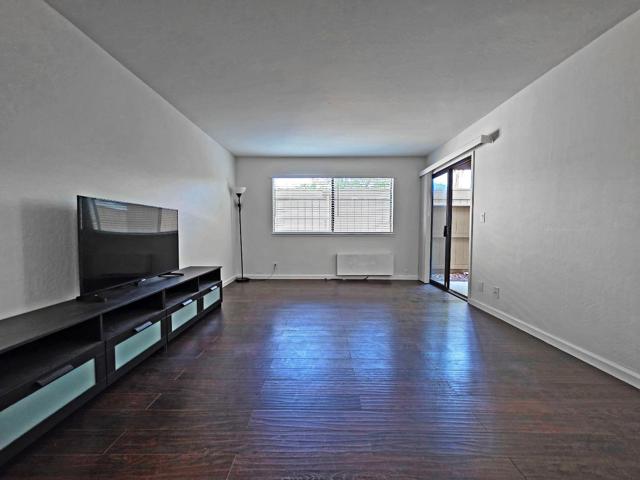 980 Kiely Boulevard, Santa Clara CA: https://media.crmls.org/mediaz/b85ae3cf-3eac-445a-bccc-629e2ca13fbc.jpg