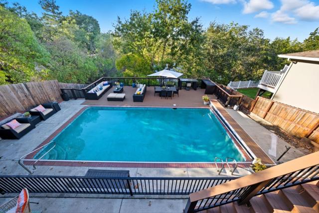 3654 Altamont Way, Redwood City CA: https://media.crmls.org/mediaz/b85b54af-372a-4dfe-9dc7-1d5ab29a3830.jpg