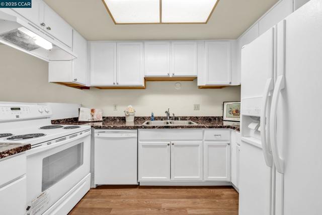 3641 Clayton Rd, Concord CA: https://media.crmls.org/mediaz/b85b8eb8-37bf-46d4-b48e-7e56d96026ea.jpg