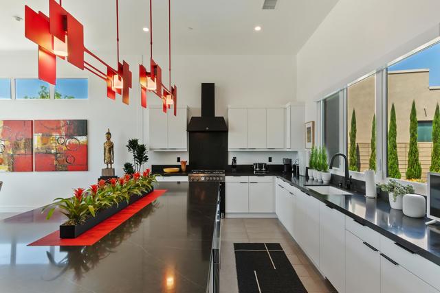 885 Fountain Drive, Palm Springs CA: https://media.crmls.org/mediaz/b85ba038-5975-48fd-a31b-79d7b67f7c39.jpg
